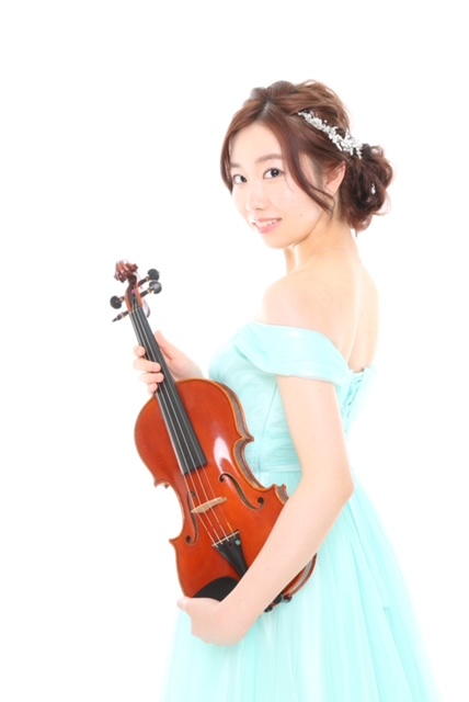 音楽の広場のバイオリンの演奏